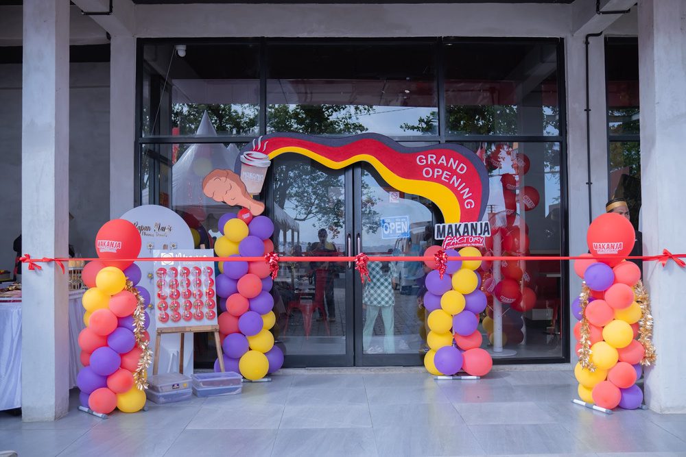 Grand opening outlet Makanja Factory